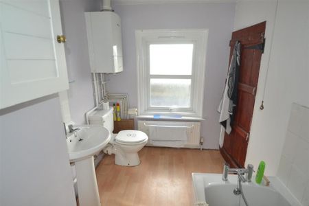 2 bedroom terraced house to rent - Photo 5