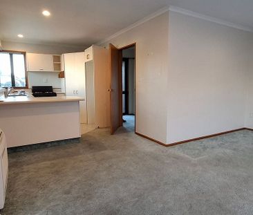 Sunny Two-Bedroom Home for Rent – Upper Riccarton - Photo 6