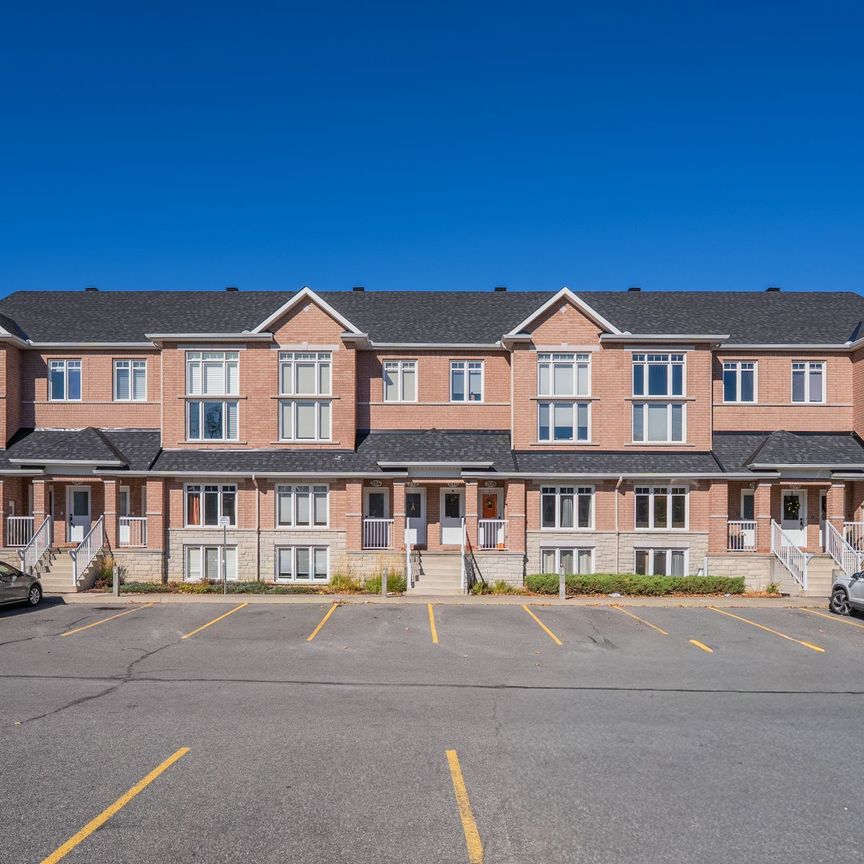 For Lease - 208 Tivoli Private, Cityview - Parkwoods Hills - Rideau Shore, Ontario - Photo 1