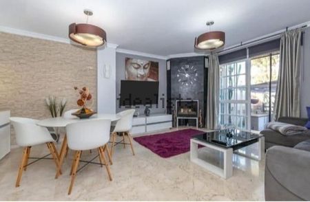 Alquiler de chalet adosado en Hacienda Torrequebrada - Photo 2