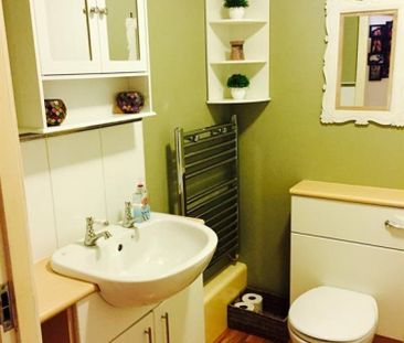 1 bedroom Flat To Let - Photo 4