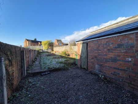 Quarry Bank, Brierley Hill, DY5 - Photo 3