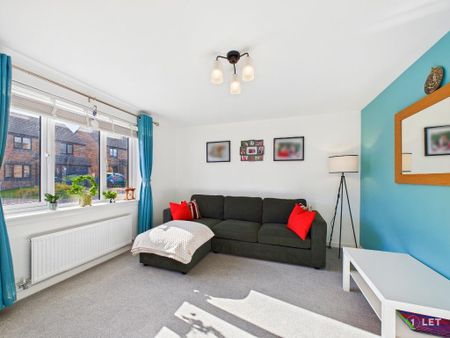 3 bedroom semi-detached house to rent - Photo 2