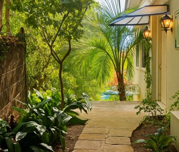 Harbour View Family Home in Vaucluse with Pool & Garden Retreat - Photo 2