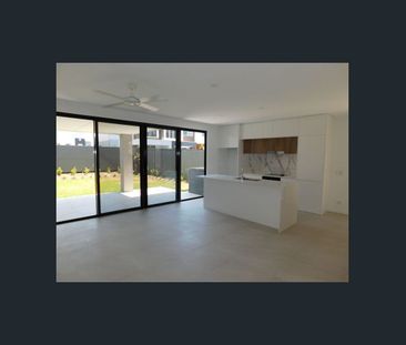 Terrace Home close to Robina Town Centre - Photo 5