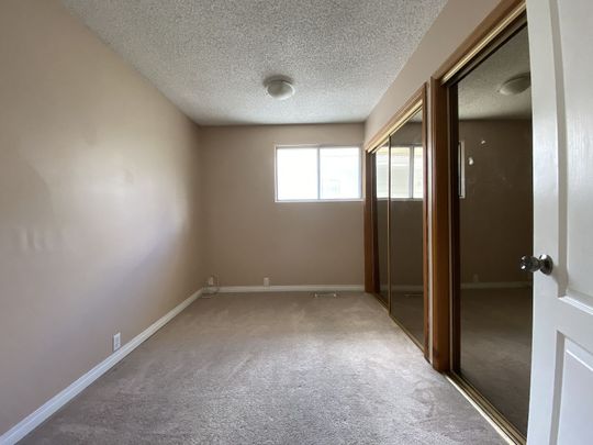 424 Huntington Way Northeast, Calgary - Photo 1