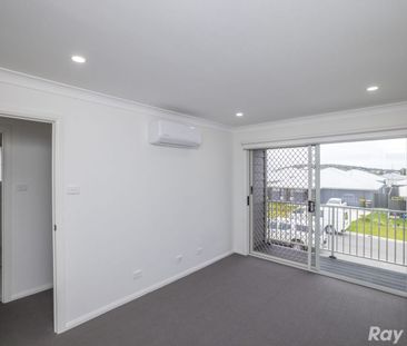NEAT, CLEAN AND TIDY TOWNHOUSE IN NEW ESTATE!! - Photo 2