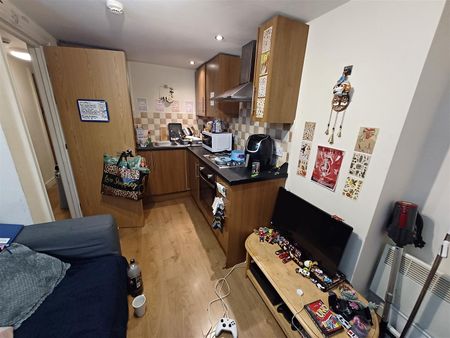 Colum Road Cardiff - Photo 2