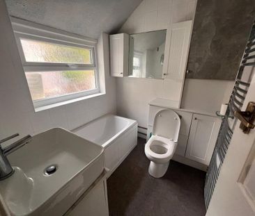 2 bedroom terraced house to rent - Photo 1