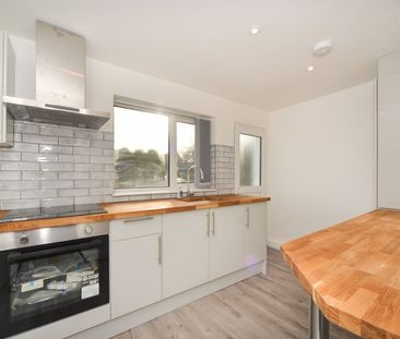 Semi-detached House to rent - Wyncham Avenue, Sidcup, DA15 - Photo 5