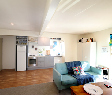 Sunny, 3 Bedroom Duplex Apartment - Photo 1