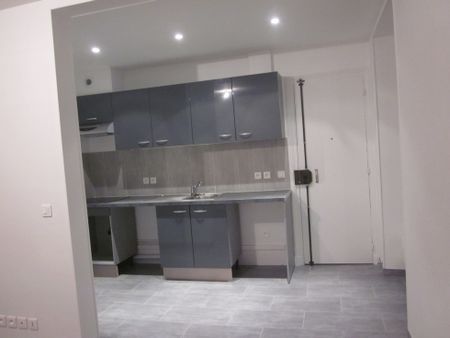 STUDIO DUPLEX 31 m² 14 RUE DU MOULIN DES PRES - Photo 3