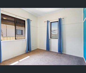 9 Derwak Street, Harristown, Qld 4350 - Photo 6