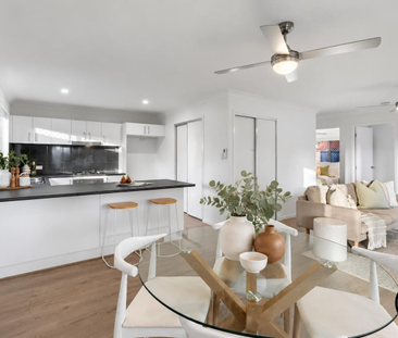 Huge two-bedroom home, a large yard and a location you’ll love! 🏡 - Photo 2