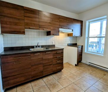 Immeuble - 548-558 King Est Appartement 4 ½ à Louer Rue King Est - ... - Photo 2