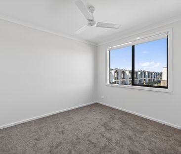 1 Bentonite Walk, Officer VIC 3809 - House For Rent | Domain - Photo 3