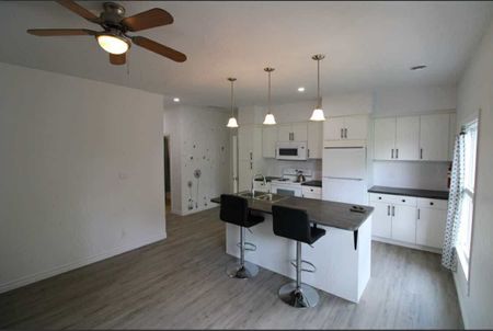 For Lease - 253 Douro Street Unit# 251 upper, Stratford, Ontario - Photo 4