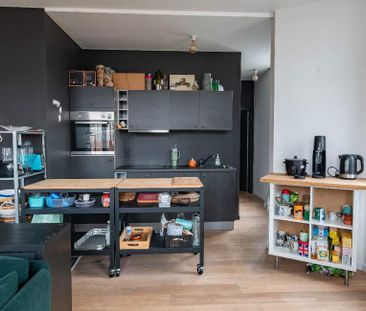 Appartement te huur in Antwerpen voor € 925 met 1 slaapkamer - Photo 3