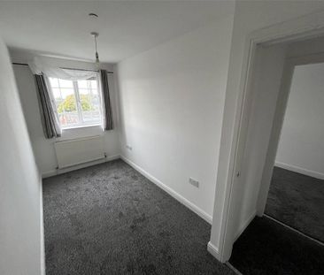 3 bedroom end of terrace house to rent - Photo 3