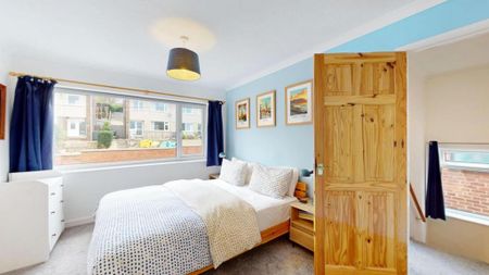3 bedroom semi-detached house to rent - Photo 3