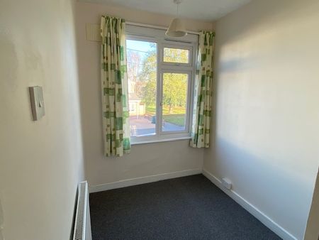 3 Bed Terraced House, Poitiers Road, CV3 - Photo 4