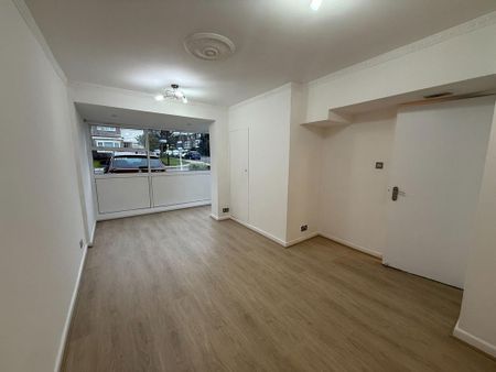 4 bedroom end of terrace house to rent - Photo 4