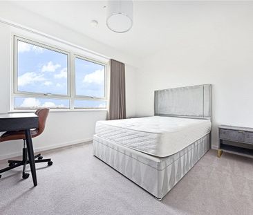 This contemporary apartment is located within Wallbrook Gardens, a ... - Photo 6