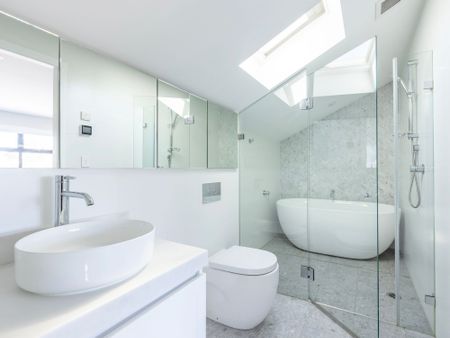 Statement Architecture in the heart of the village! - Photo 5