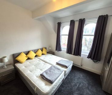 2 bedroom flat to rent - Photo 4