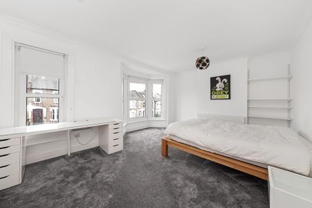 3 bedroom terraced house to rent - Photo 5