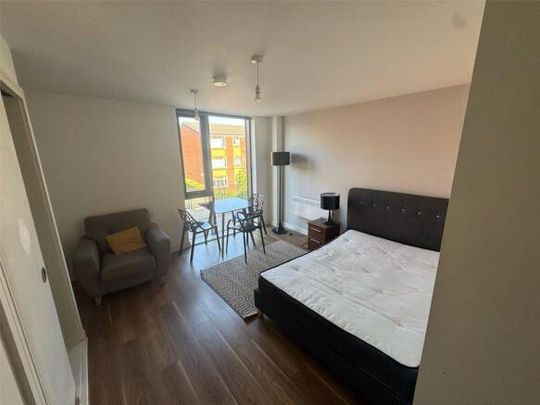 Studio to rent - Photo 1