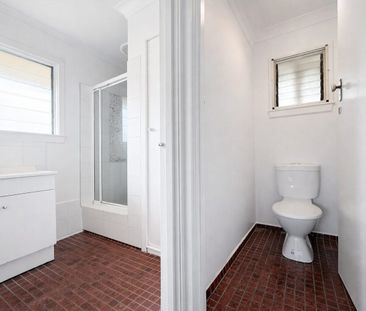 Spacious Family Home with Huge Yard in Sought-After Mansfield! - Photo 4