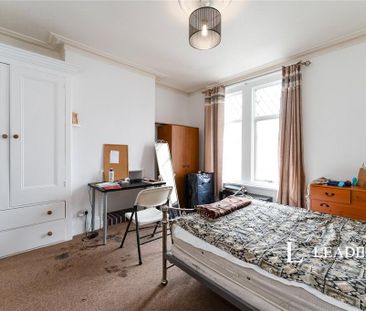 4 bedroom terraced house to rent - Photo 3