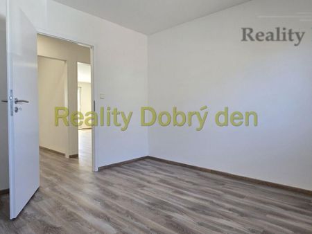 Pronájem bytu 3+1 68 m2 - Fotografie 3
