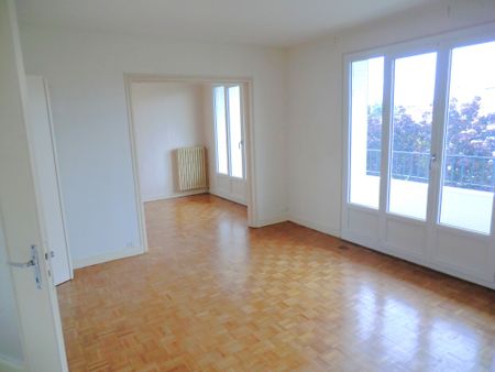 T4 AVEC BALCON ET GARAGE secteur RENOIR CHU - Photo 2