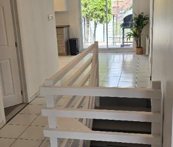 6 1/2 avec piscine creusé,cour,parking, sous-sol - Photo 3