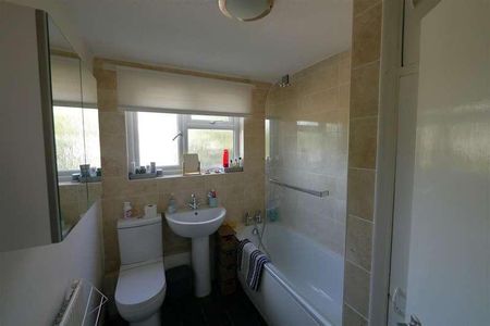 Rock Close,southwick, BN42 - Photo 2