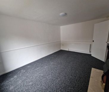 3 Bed Terraced House, Royston Close, NG2 - Photo 3