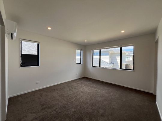 Brand new in the heart of Torbay! - Photo 1