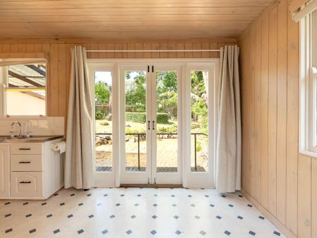 Charming 3-Bedroom Cottage in Goonellabah - Photo 4