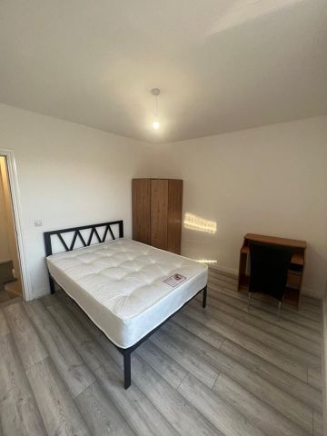 5 Bed Terraced House, Sheffield, S8 - Photo 3