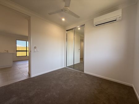BEAUTIFUL 4 BEDROOM NEW BUILD IN BUSHLAND BEACH - Photo 5