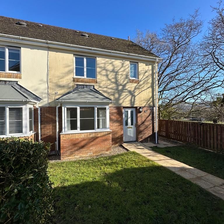 3 bedroom semi-detached house to rent - Photo 1