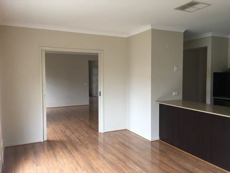 28 Gascoyne Way, Truganina VIC 3029 - Photo 5