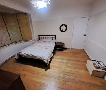 Room in a Shared House, Pymmes Green Road, N11 - Photo 6