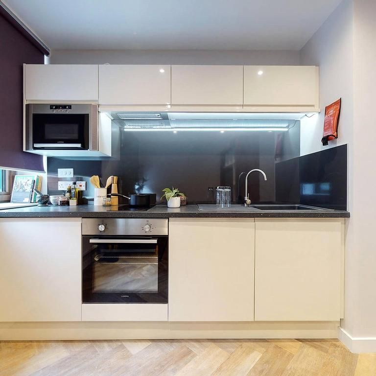 Studio to rent - Photo 1