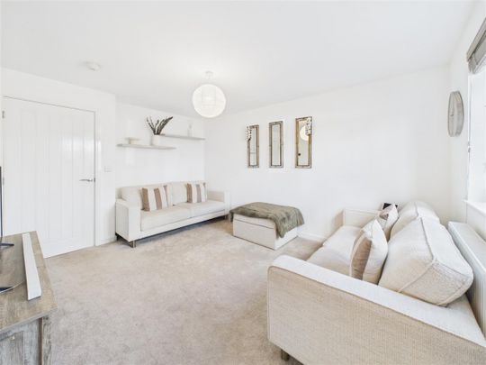 3 bedroom Terraced House to rent - Photo 1