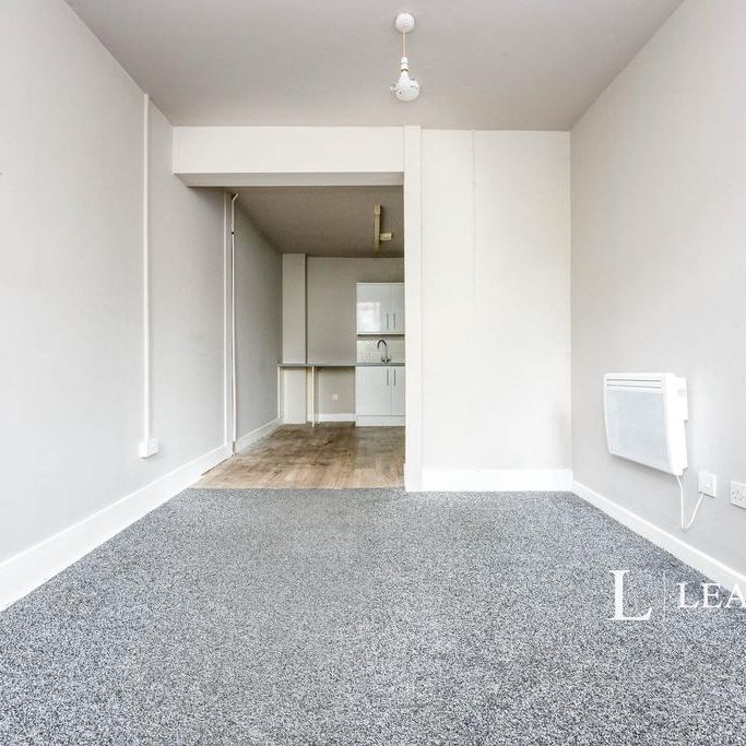 2 bedroom flat to rent - Photo 1