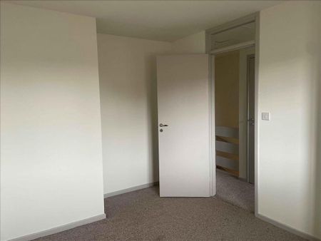 3 bedroom end of terrace house to rent - Photo 2