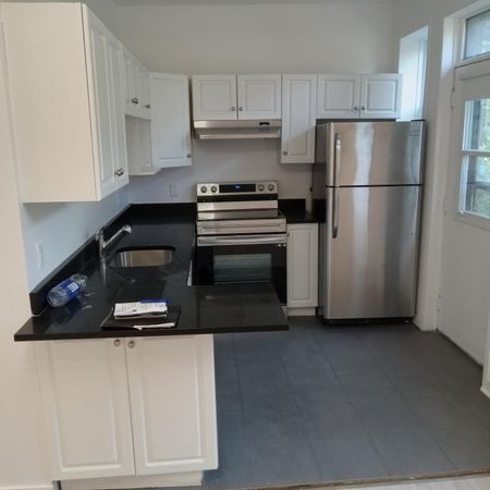 NDG 2 Bedroom apt - Photo 4